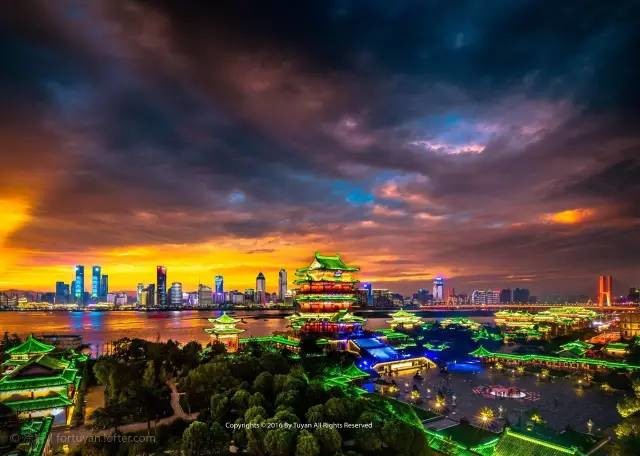 湖南小城，温情陪伴的岁月印记